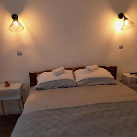 Aska Apartment *