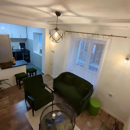 Apartment Aska