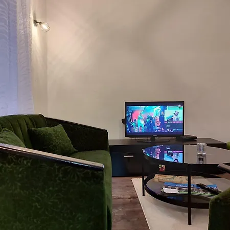Apartment Aska